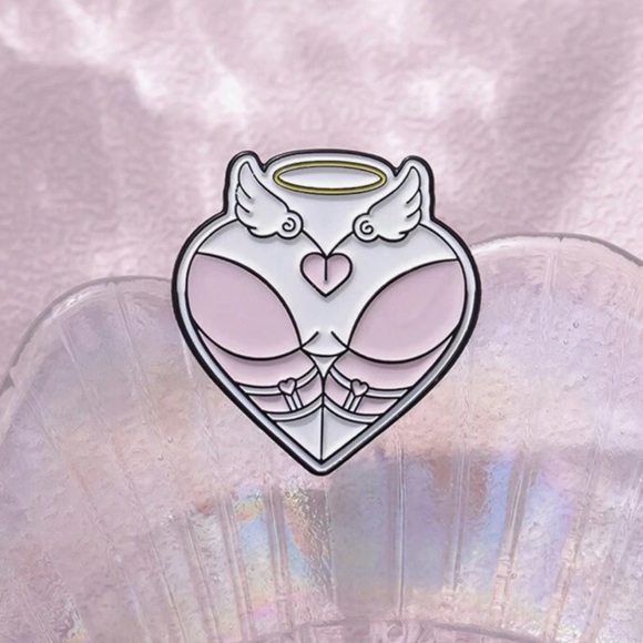 NWT Pink Heart Angel Booty with Wings Brooch Lapel Pin Super Cute - Great Gift! - Picture 2 of 3